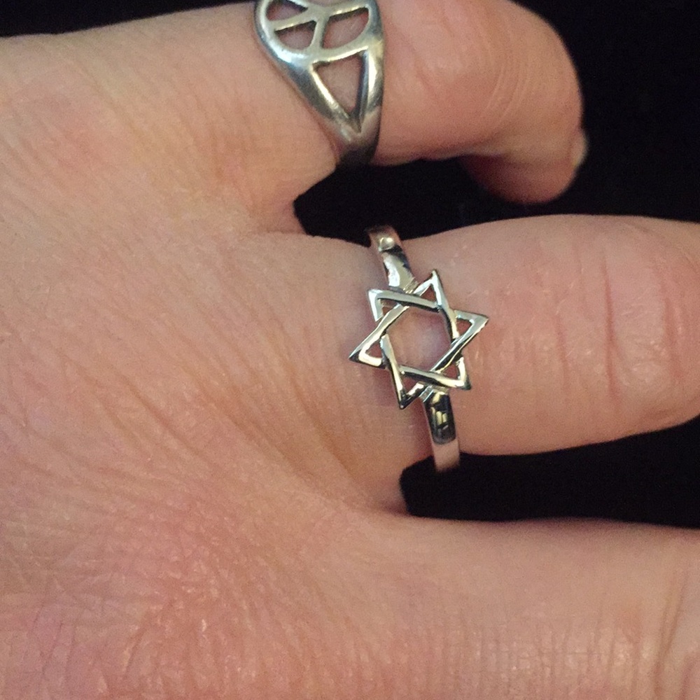 Star ring nwot 925
